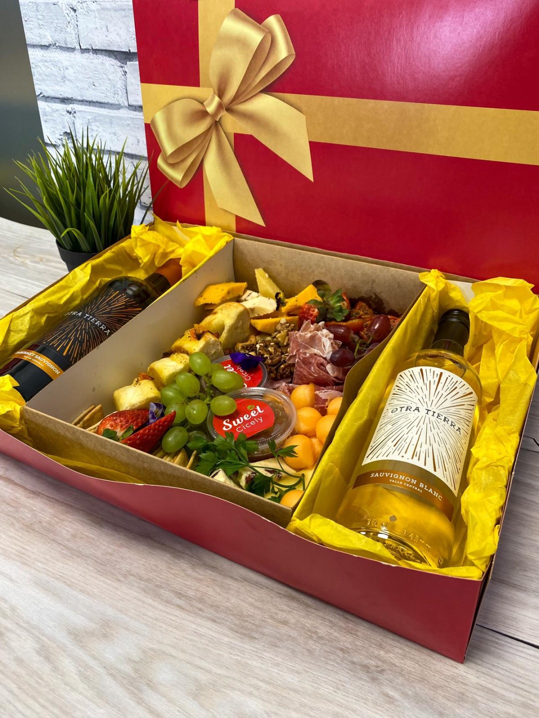 White Rabbit Evening Box